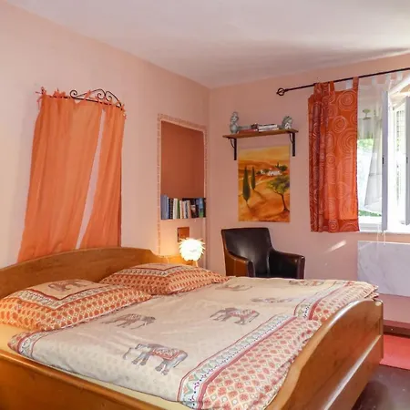 1 Bedroom Amazing Home In Arzberg Arzberg (Bavaria)
